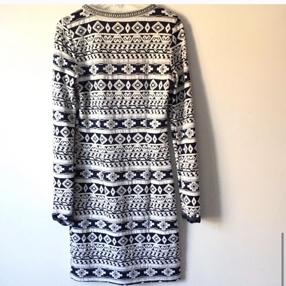 ONLY Geometrical Aztec Print Long Sleeve Chain Neckline Jersey Dress Size Small - Picture 9 of 9